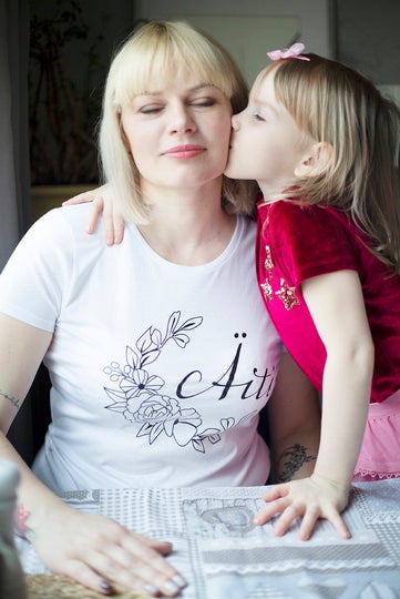 Organic cotton T-shirt: Flower mom, white