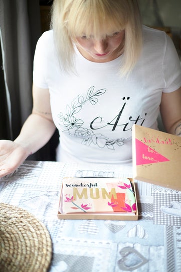 Organic cotton T-shirt: Flower mom, white