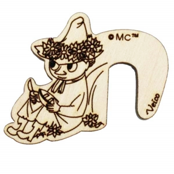 Veico Snufkin Carving a Boat Pot Guard