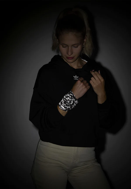 Lasessor Moomin reflective multifunctional scarf, black