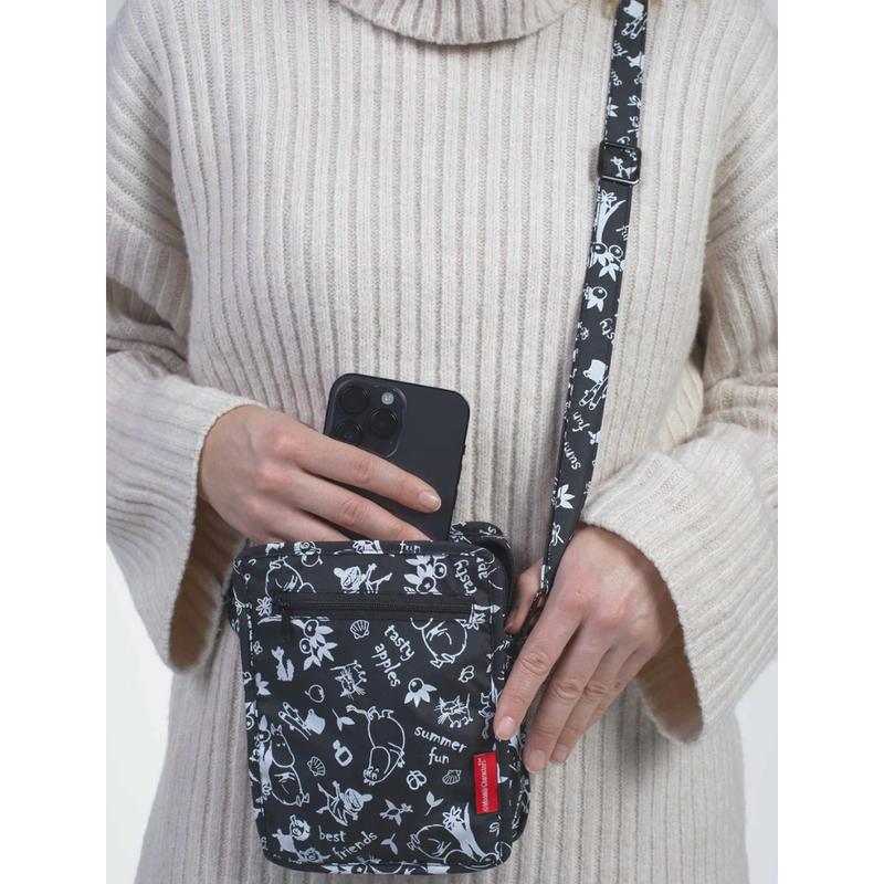 Lasessor Muumi Olkalaukku/Puhelinpussukka &ndash; Garden Black (Kierr&auml;tysmateriaali)